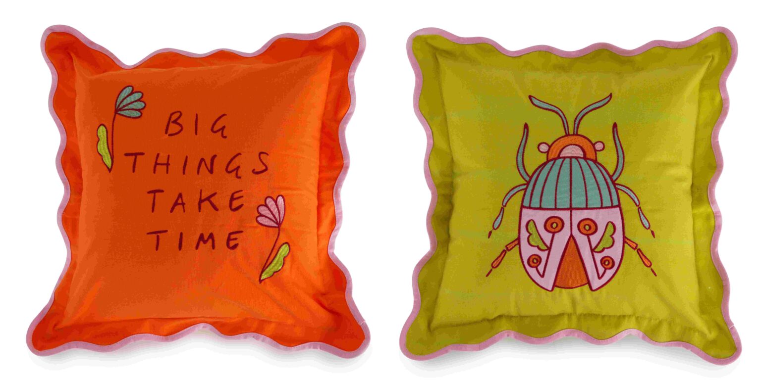 SET 2 CUSCINI RICAMATI SCARABEO